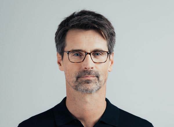 Uue disainiga kerged minimalistlikud lugemisprillid