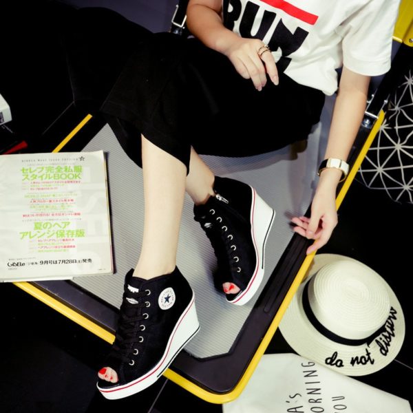 Eyelet Lace-Up Platform Wedge tossud - Image 4